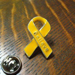 🇺🇸 Yellow Ribbon Support Believe Vintage Lapel Pin